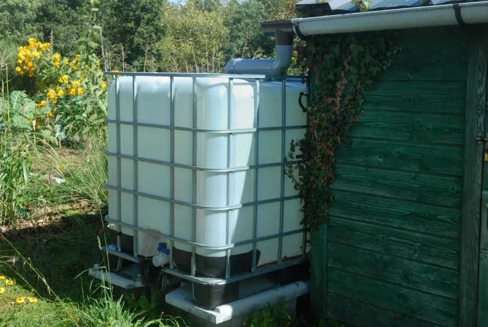 Installation cuve récupérateur d'eau à Saint-Paul